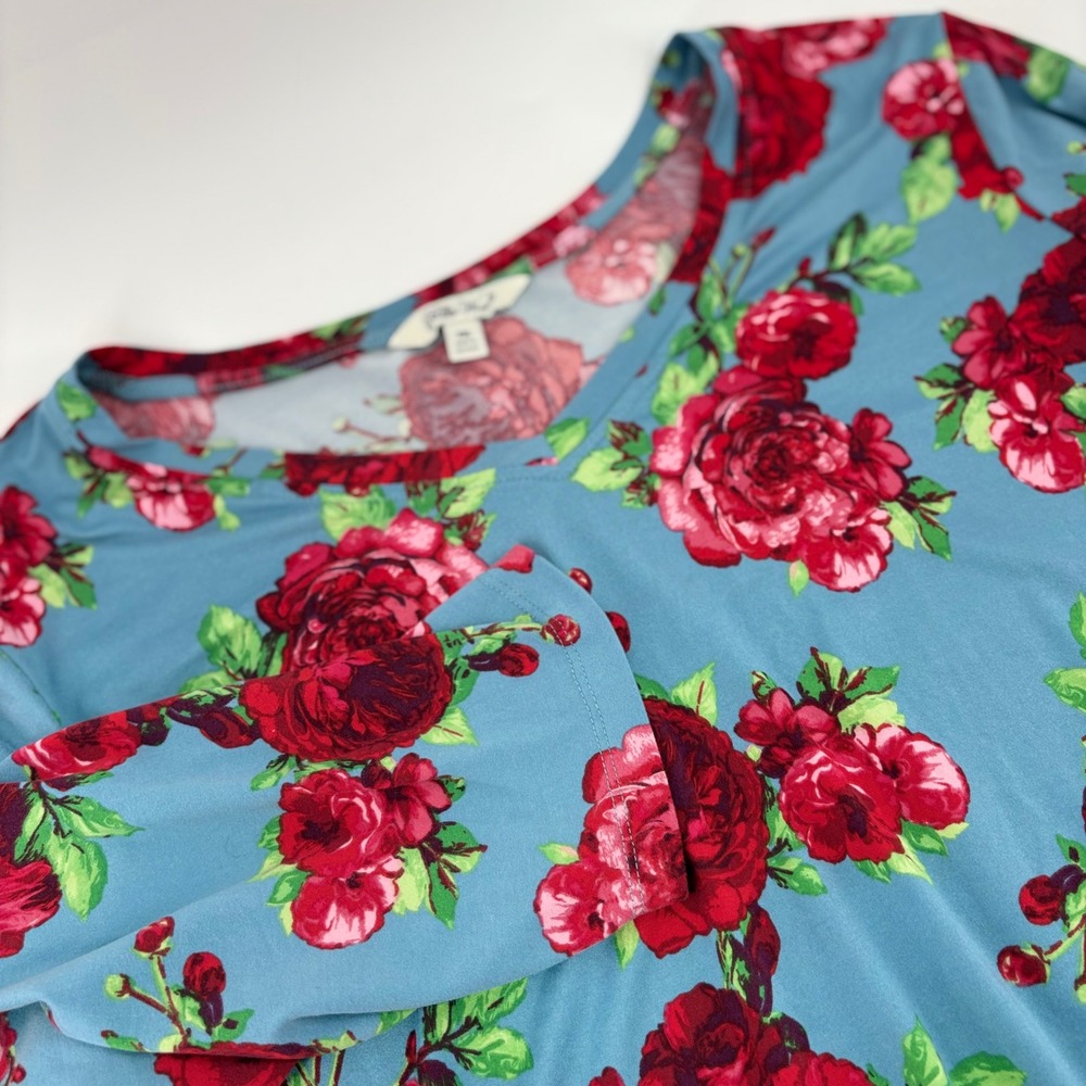 The Pioneer Woman XXL Blue Red Floral V-Neck 3/4 Sleeve Knit Top Soft